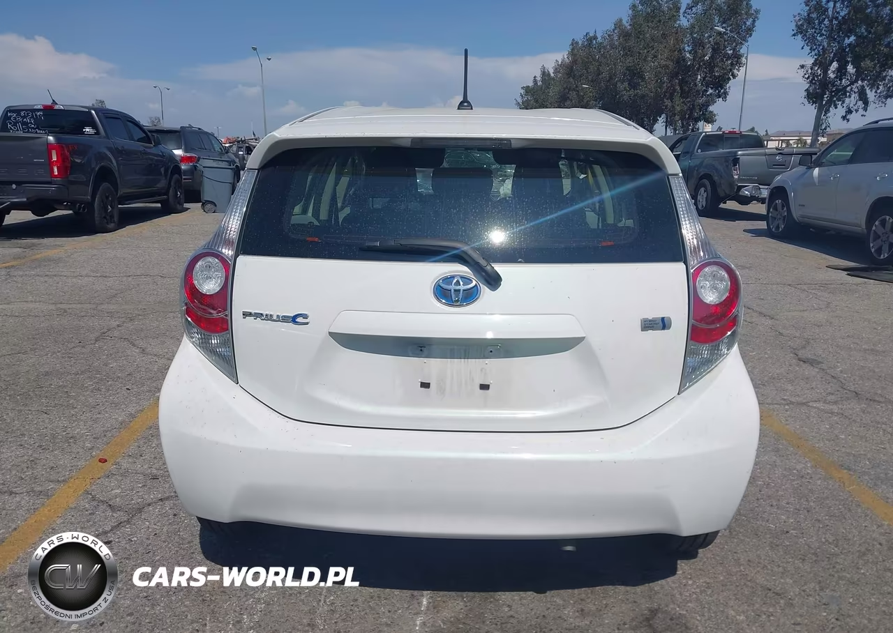 2013 Toyota Prius C Two VIN:JTDKDTB33D1541789 - 16