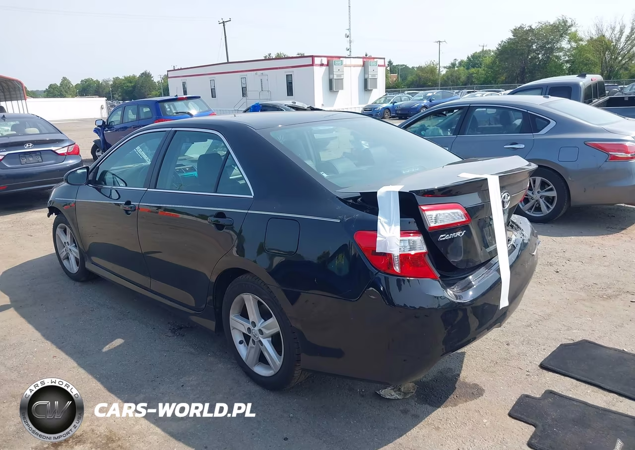 2014 Toyota Camry Se VIN:4T1BF1FK8EU446897 - 3