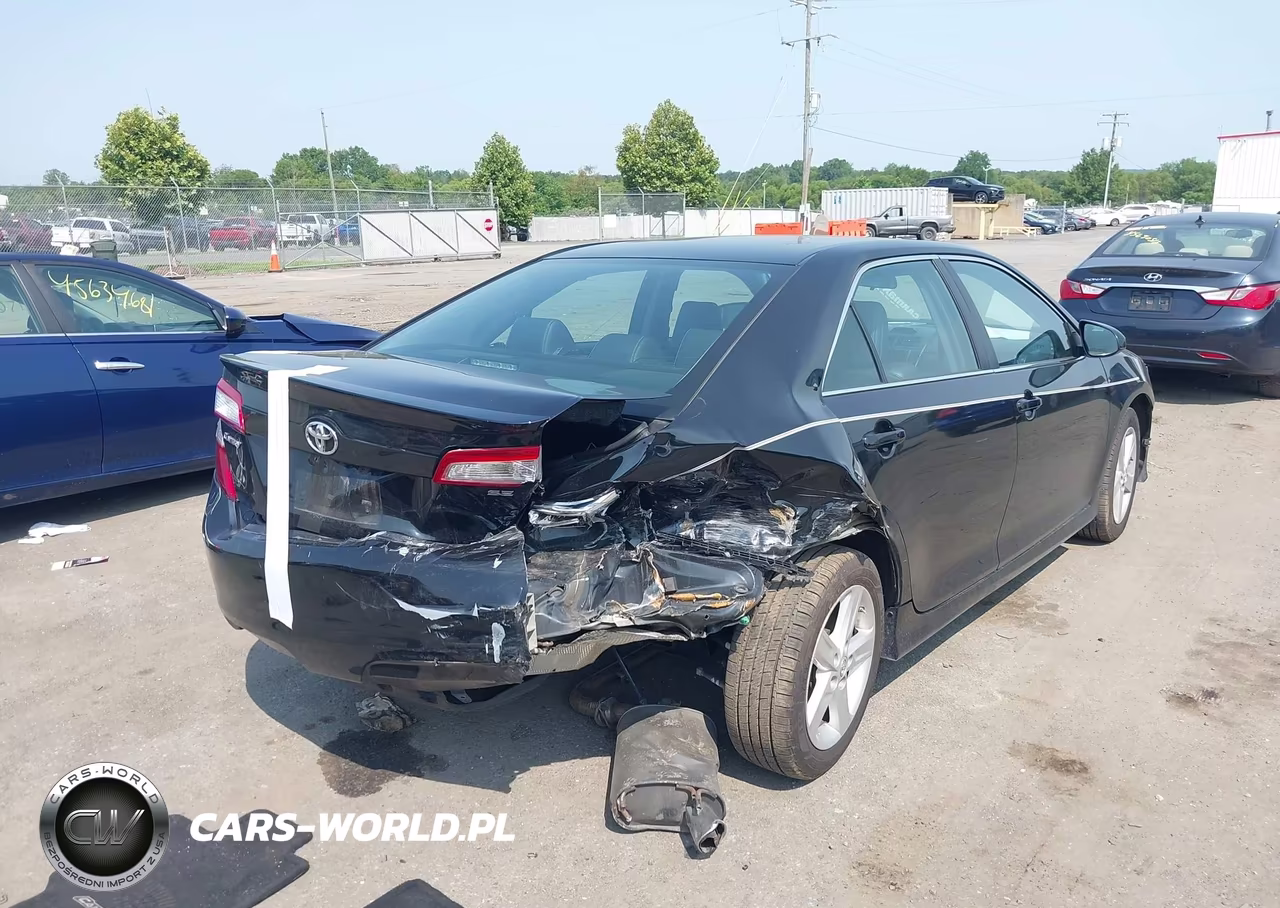 2014 Toyota Camry Se VIN:4T1BF1FK8EU446897 - 4