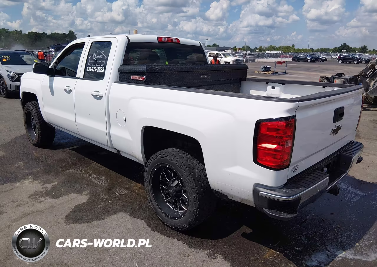 2018 Chevrolet Silverado 1500 1Lt VIN:1GCVKREC6JZ213975 - 3