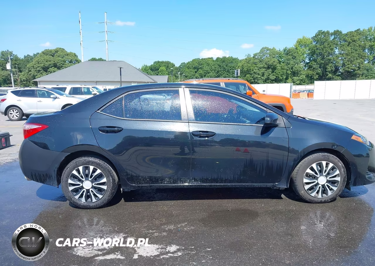 2019 Toyota Corolla Le VIN:2T1BURHE5KC201967 - 13