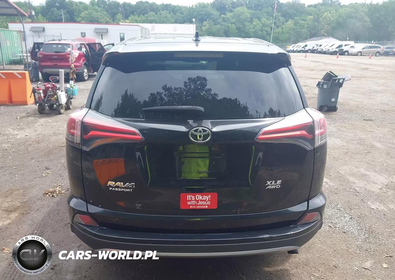 2018 Toyota Rav4 Xle VIN:2T3RFREV8JW788974 - 16