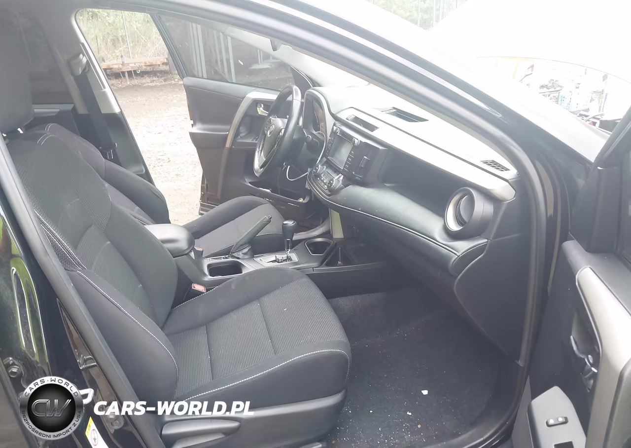 2018 Toyota Rav4 Xle VIN:2T3RFREV8JW788974 - 5