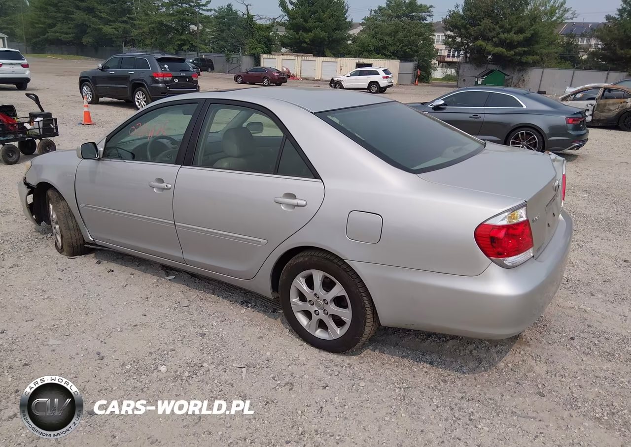 2005 Toyota Camry Xle V6 VIN:4T1BF30KX5U087671 - 3