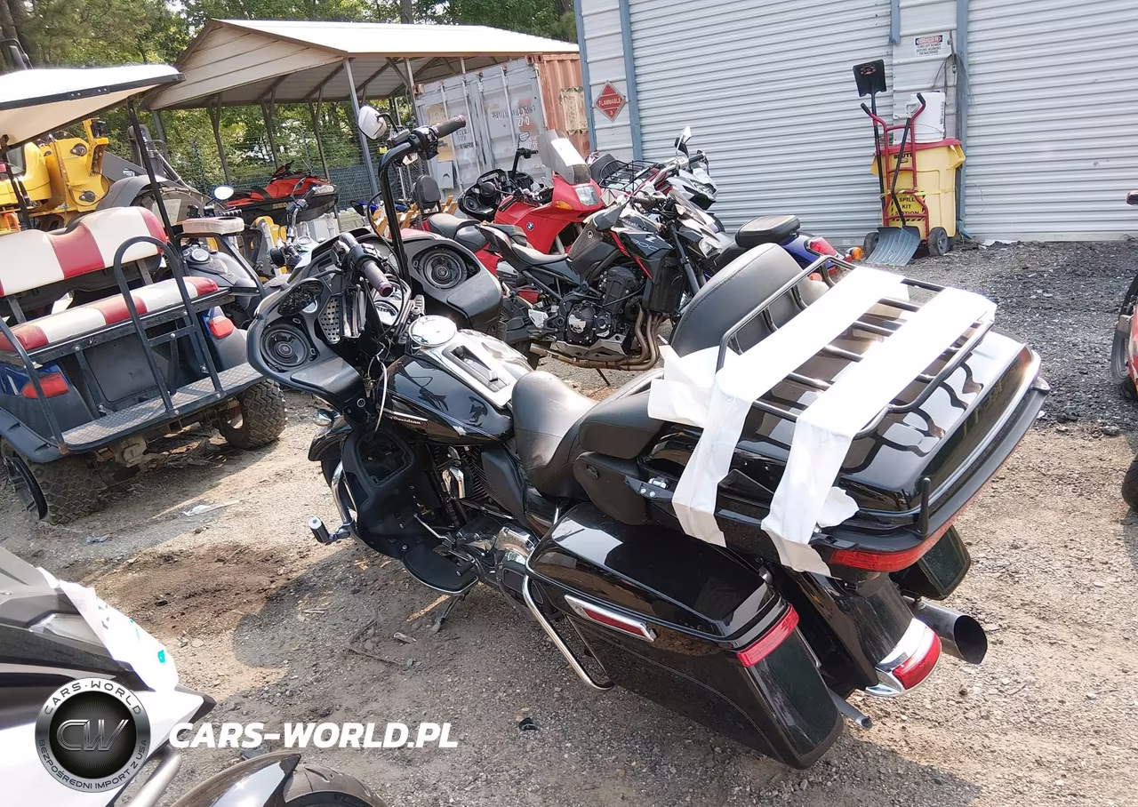2016 Harley-Davidson Fltru VIN:1HD1KGL15GB604071 - 3