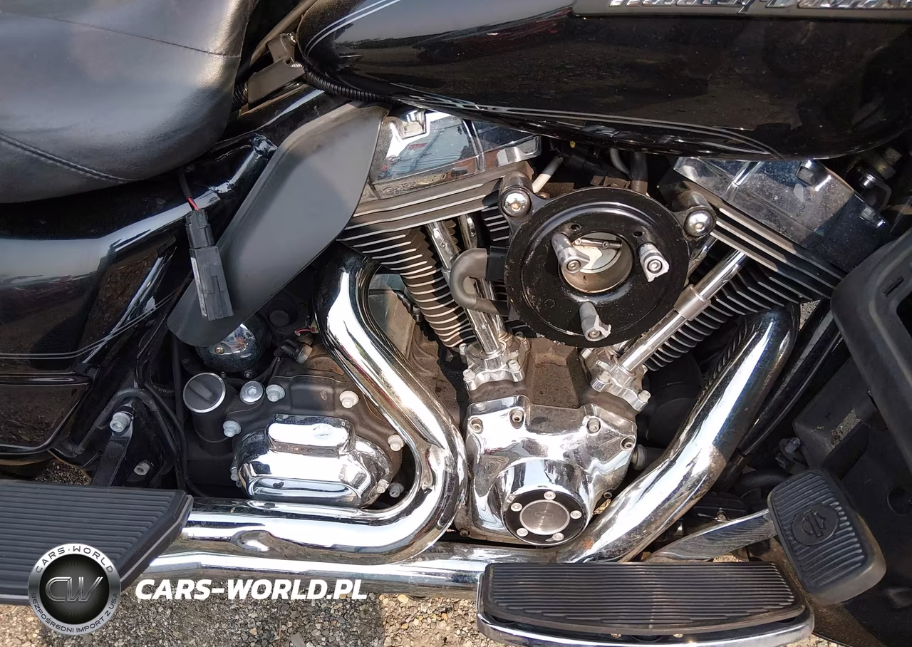 2016 Harley-Davidson Fltru VIN:1HD1KGL15GB604071 - 8