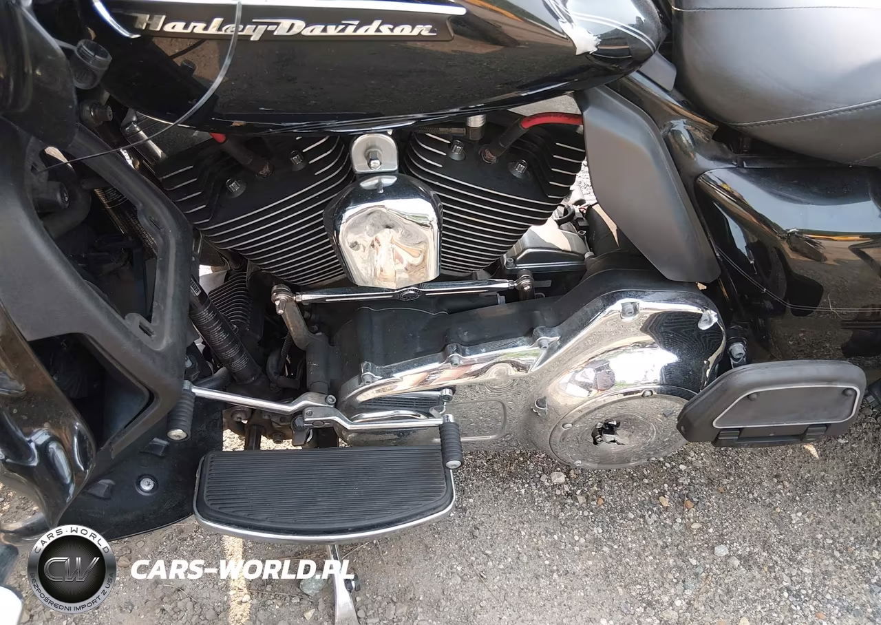 2016 Harley-Davidson Fltru VIN:1HD1KGL15GB604071 - 9