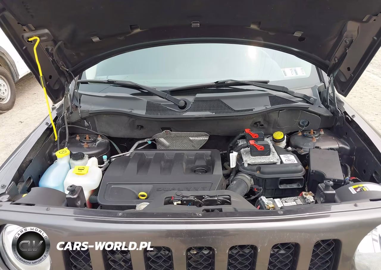 2016 Jeep Patriot Latitude VIN:1C4NJRFB7GD627829 - 10
