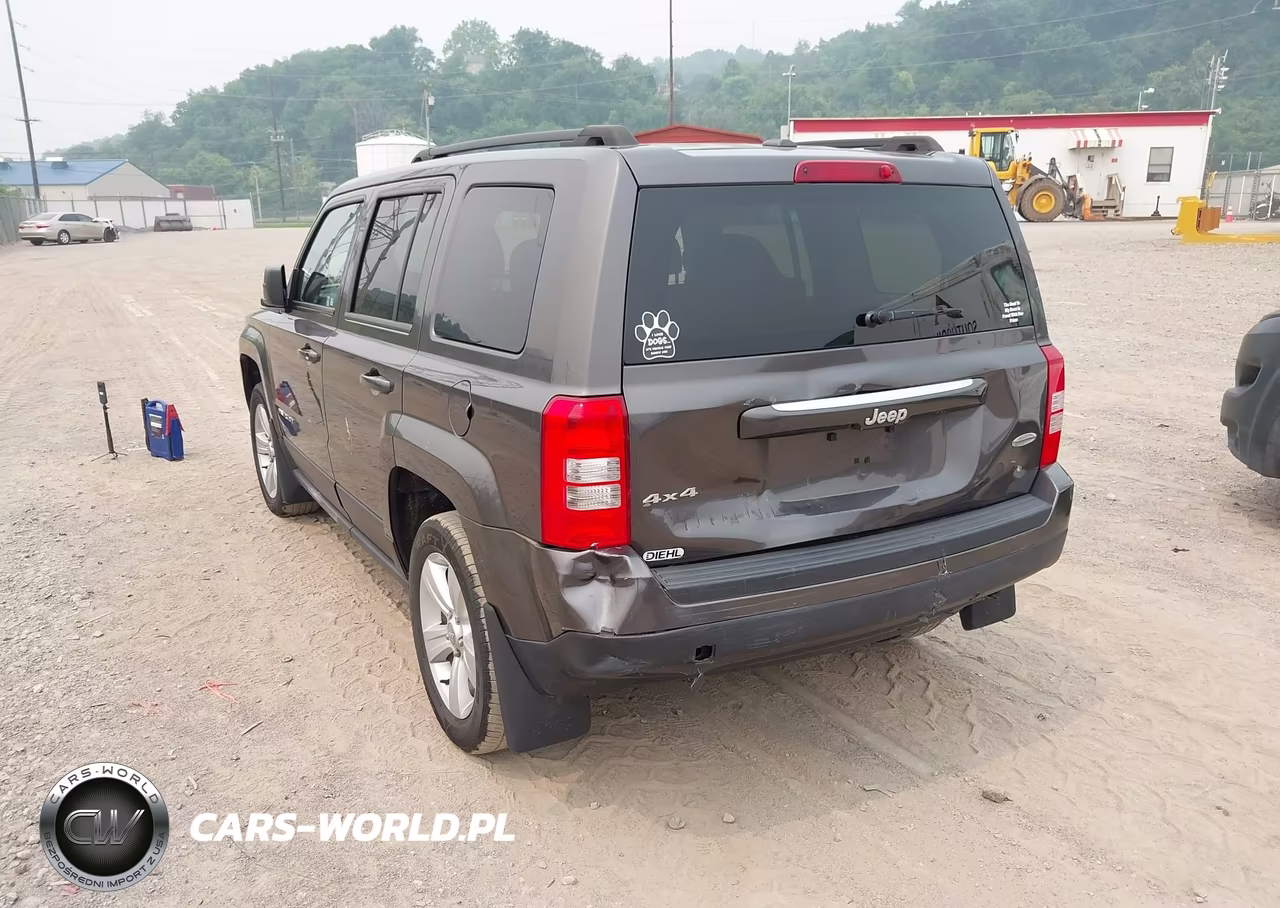 2016 Jeep Patriot Latitude VIN:1C4NJRFB7GD627829 - 3