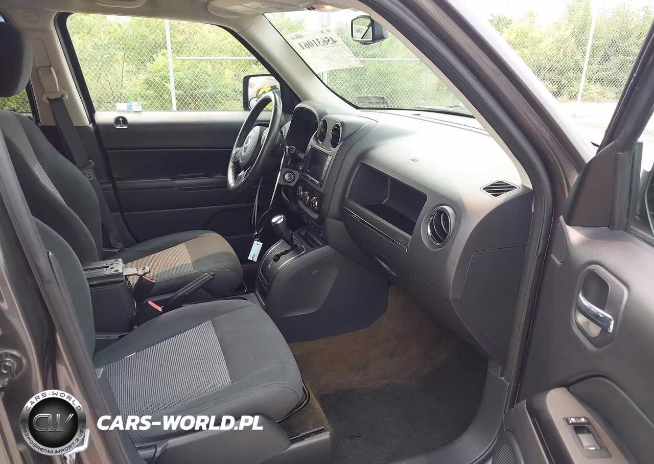 2016 Jeep Patriot Latitude VIN:1C4NJRFB7GD627829 - 5