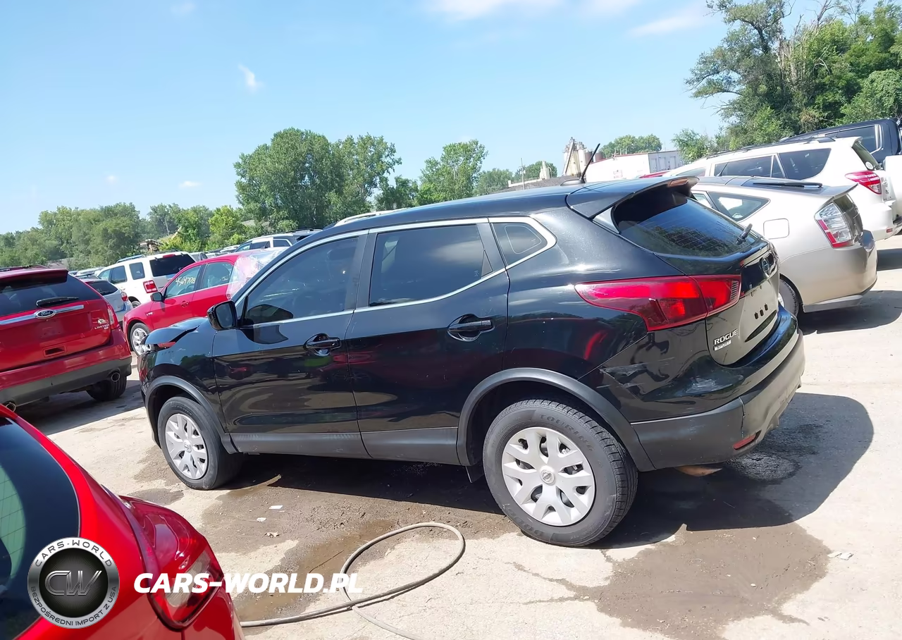 2018 Nissan Rogue Sport S VIN:JN1BJ1CR5JW256576 - 13