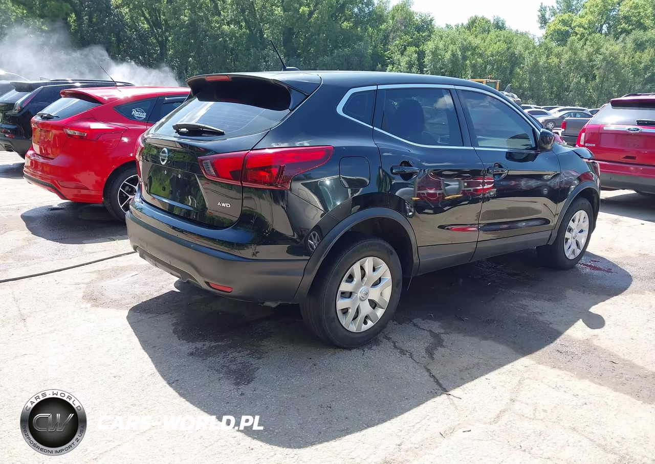 2018 Nissan Rogue Sport S VIN:JN1BJ1CR5JW256576 - 4