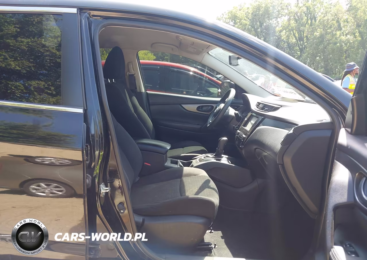 2018 Nissan Rogue Sport S VIN:JN1BJ1CR5JW256576 - 5