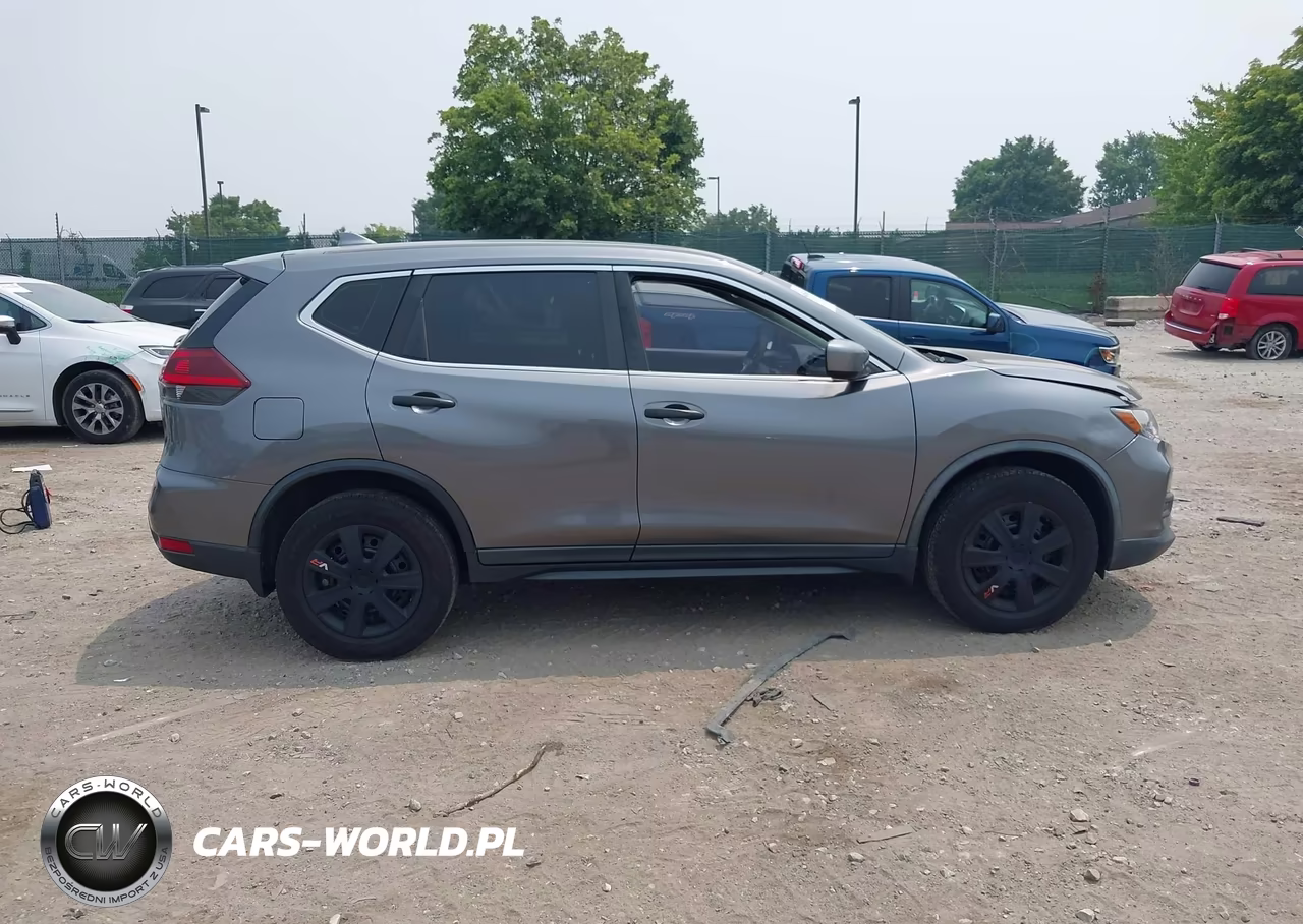 2018 Nissan Rogue S VIN:KNMAT2MV9JP543109 - 13