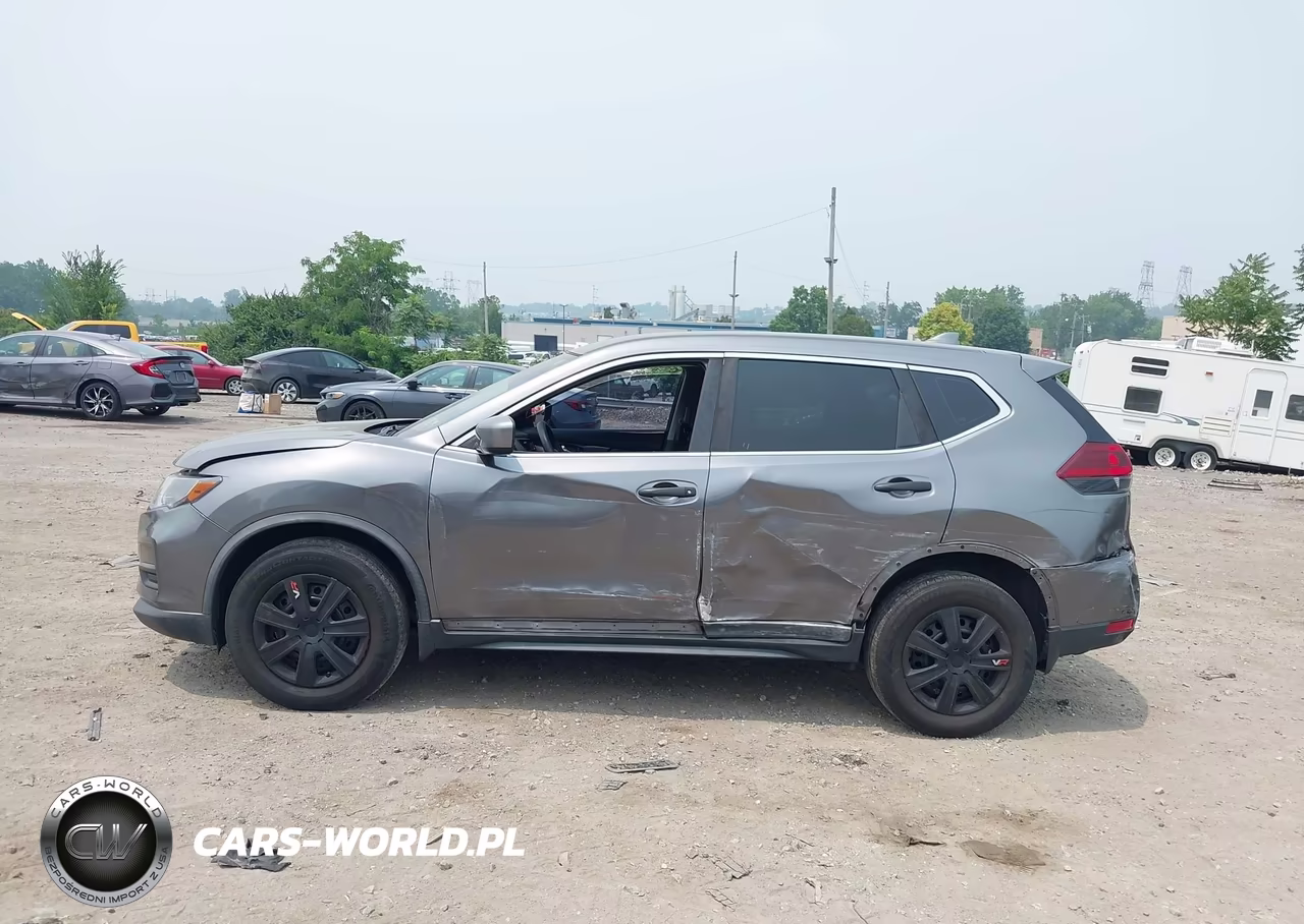 2018 Nissan Rogue S VIN:KNMAT2MV9JP543109 - 14
