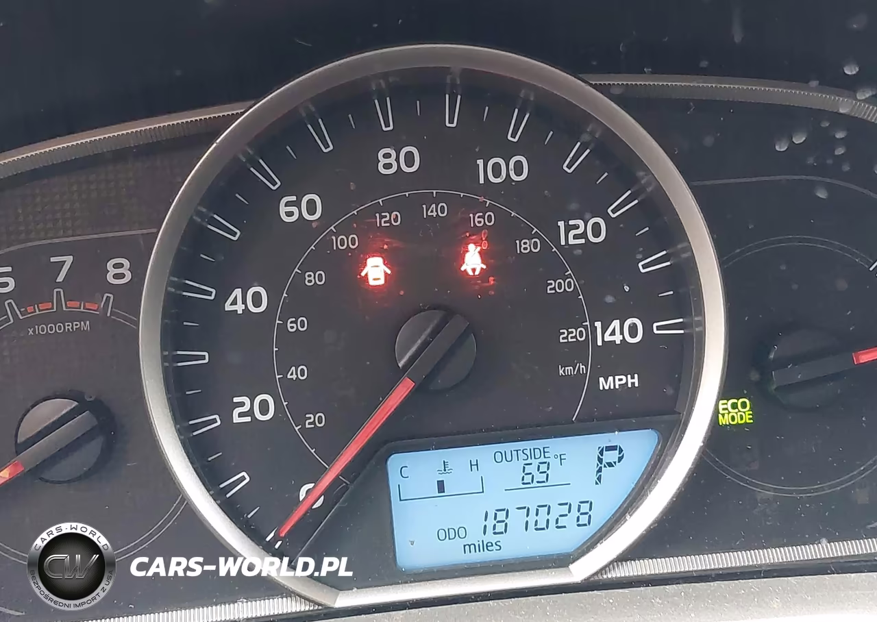 2015 Toyota Rav4 Le VIN:JTMZFREV7FD053956 - 16