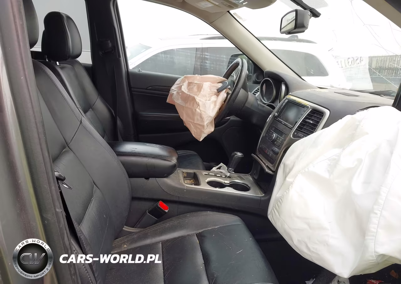 2012 Jeep Grand Cherokee Laredo VIN:1C4RJFAG2CC263127 - 5
