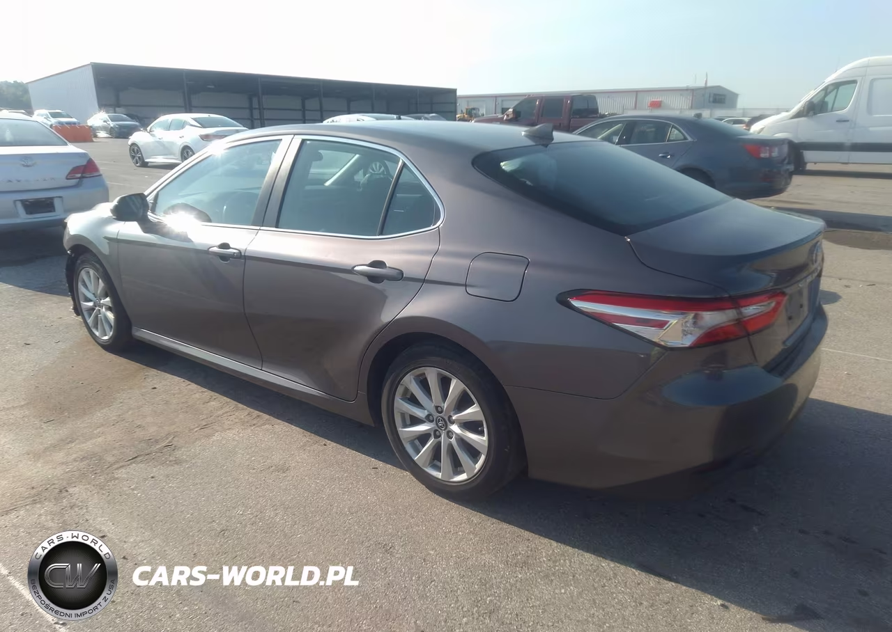 2019 Toyota Camry Le VIN:4T1B11HK6KU242784 - 3