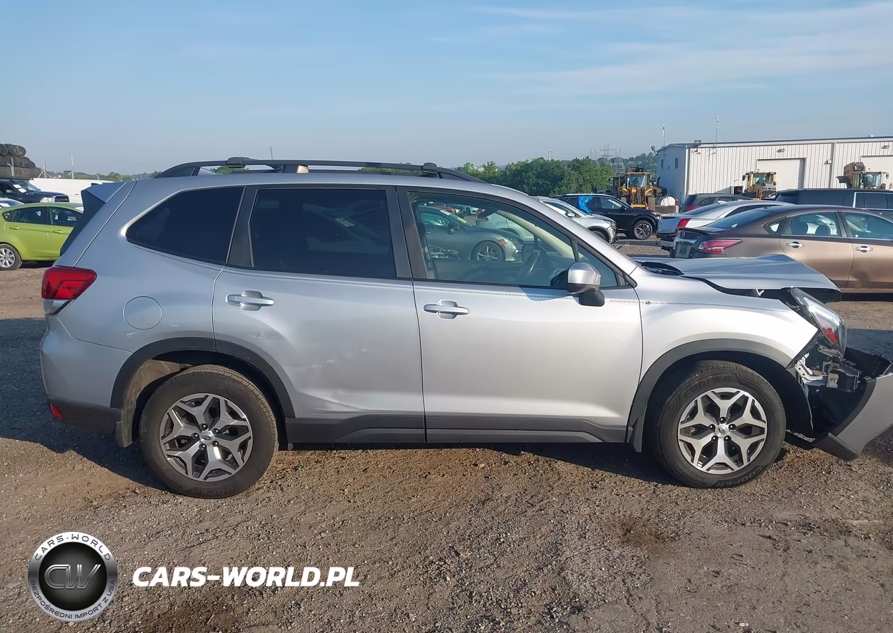 2019 Subaru Forester Premium VIN:JF2SKAGCXKH452844 - 13