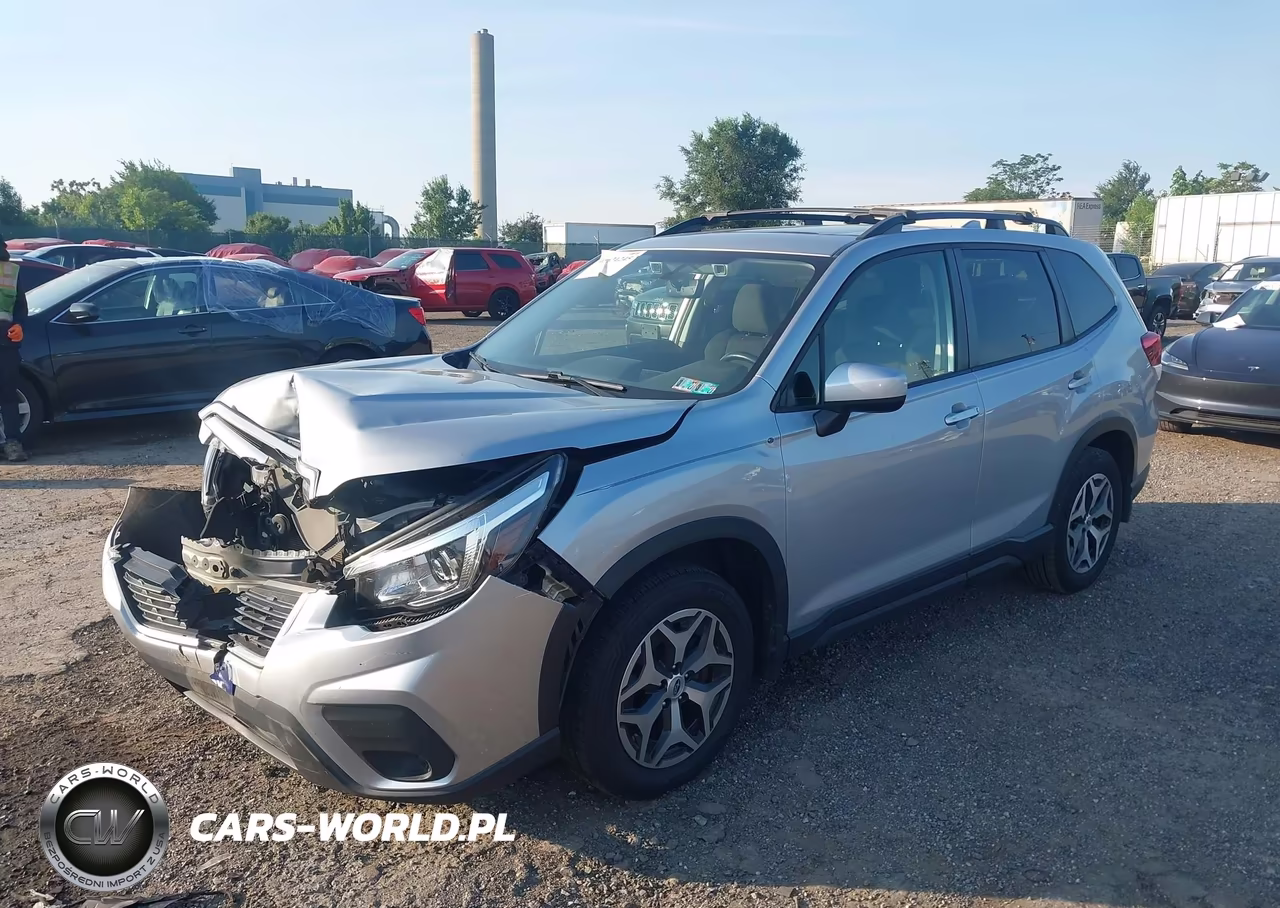 2019 Subaru Forester Premium VIN:JF2SKAGCXKH452844 - 2