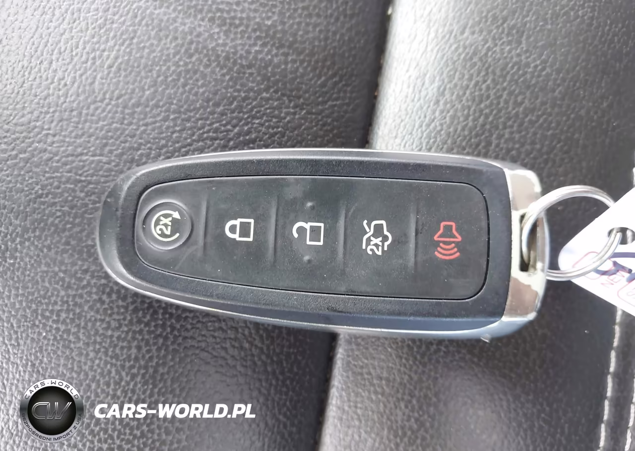 2018 Ford Escape Titanium VIN:1FMCU0J91JUD43615 - 11