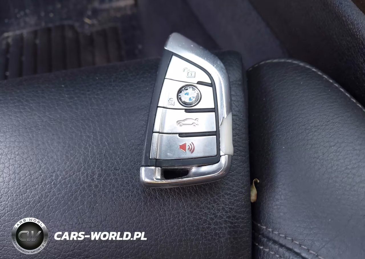 2018 BMW X5 xDrive50I VIN:5UXKR6C55J0U15825 - 11