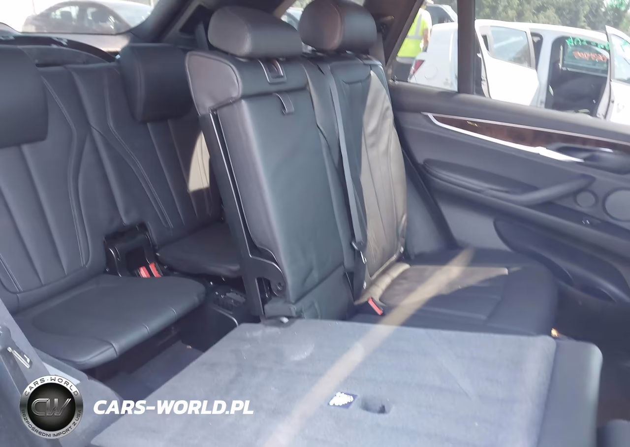 2018 BMW X5 xDrive50I VIN:5UXKR6C55J0U15825 - 8