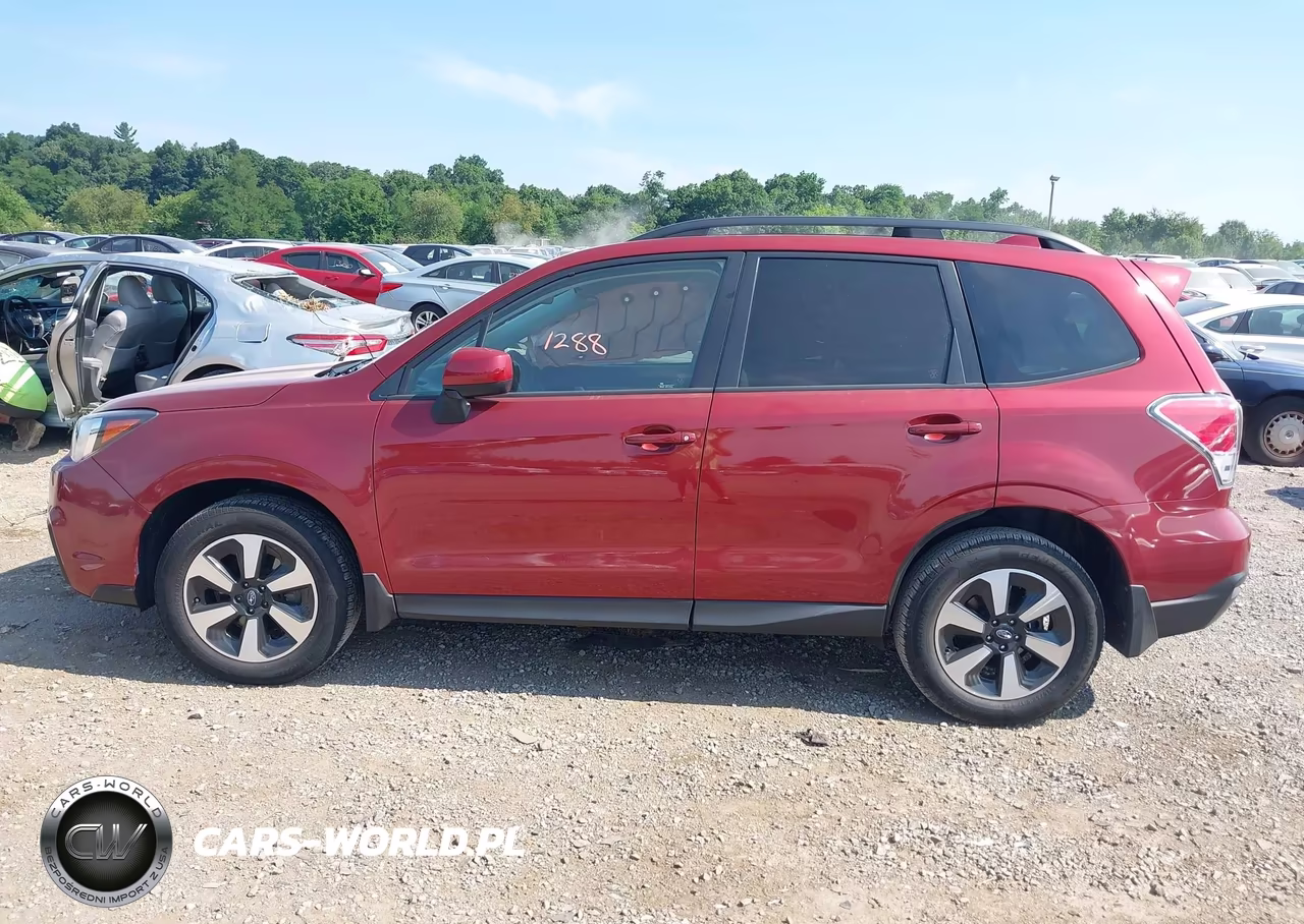 2018 Subaru Forester 2.5I Premium VIN:JF2SJAGC3JH570638 - 14