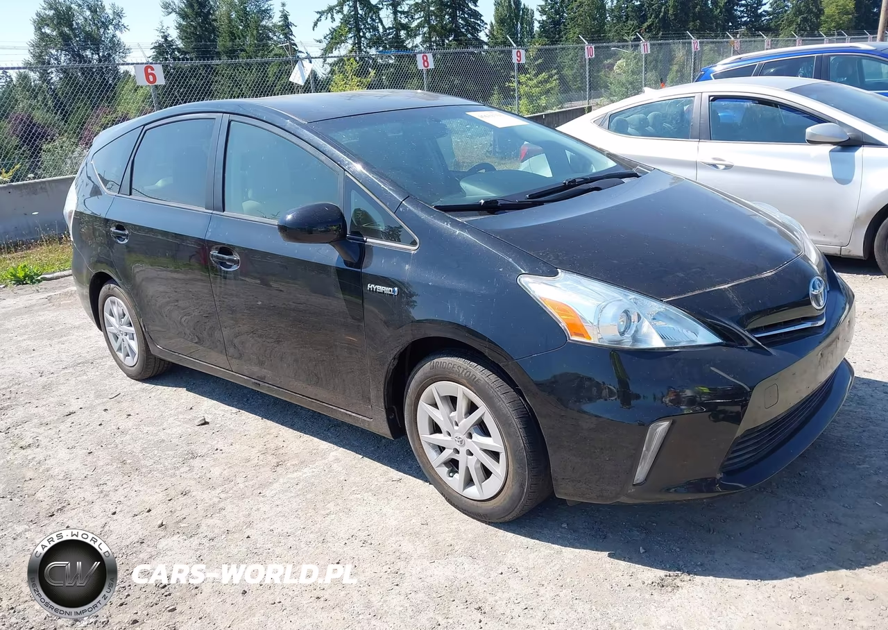 2013 Toyota Prius V Two – zdjęcie 1 z 18