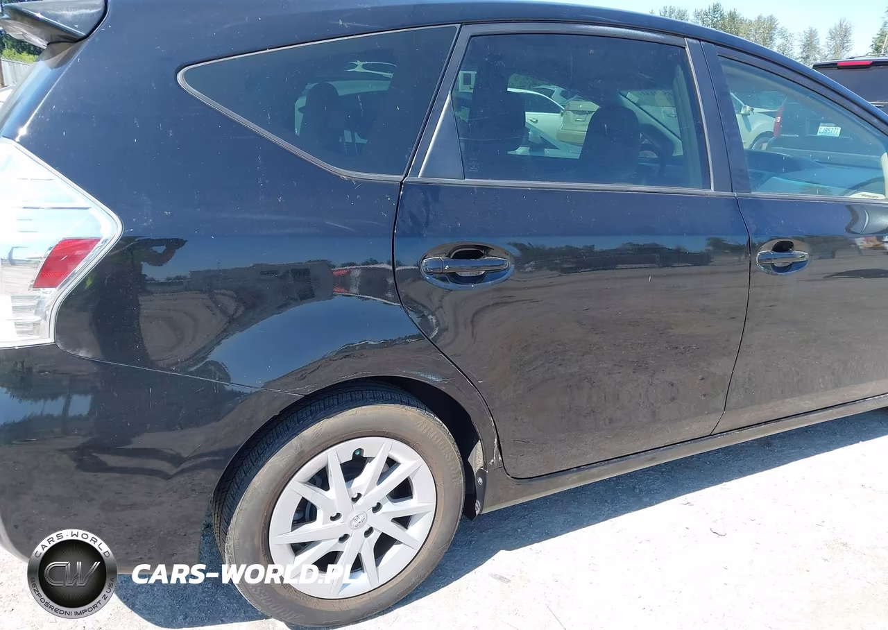 2013 Toyota Prius V Two VIN:JTDZN3EU4D3221269 - 17