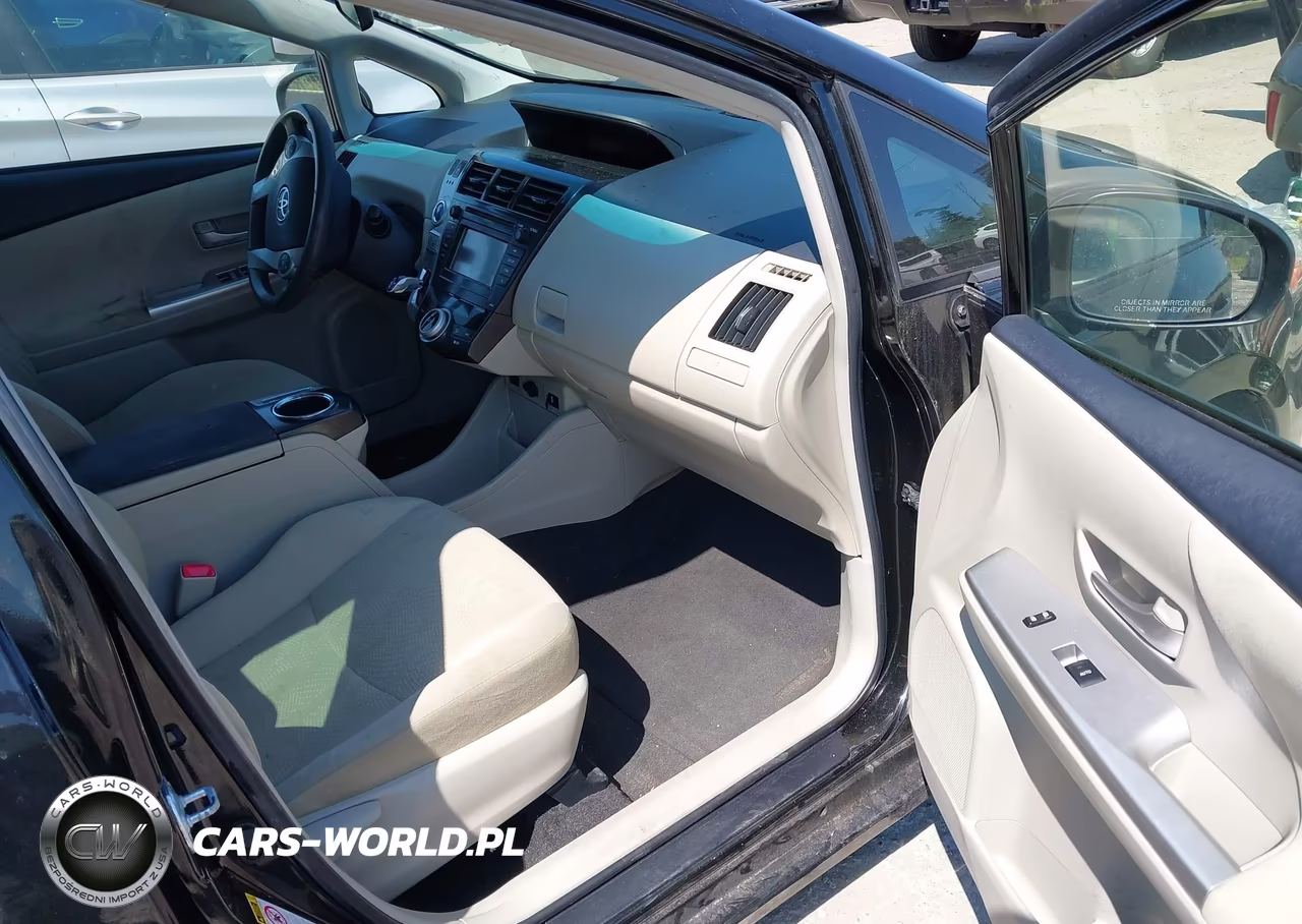 2013 Toyota Prius V Two VIN:JTDZN3EU4D3221269 - 5