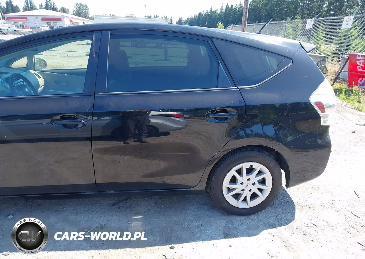 2013 Toyota Prius V Two VIN:JTDZN3EU4D3221269 - 6