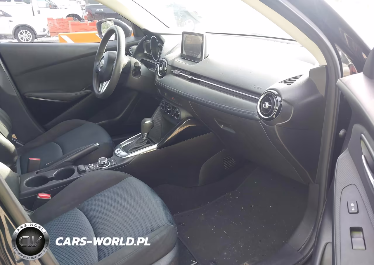 2017 Toyota Yaris Ia VIN:3MYDLBYVXHY153234 - 5