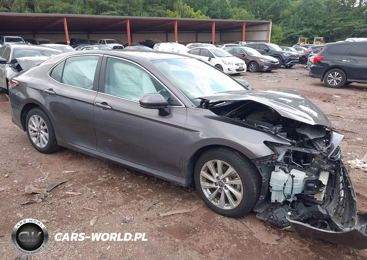 2024 Toyota Camry Le – zdjęcie 1 z 15