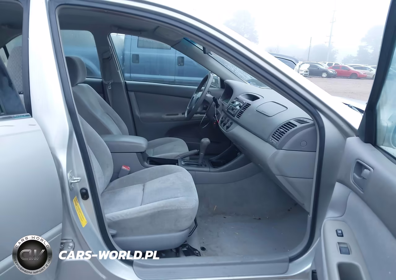 2004 Toyota Camry Le VIN:4T1BE30K74U905911 - 5
