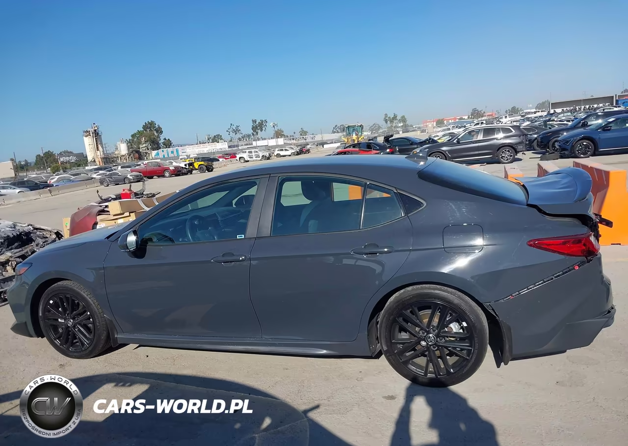 2026 Toyota Camry Se VIN:4T1DAACKXTU670410 - 14