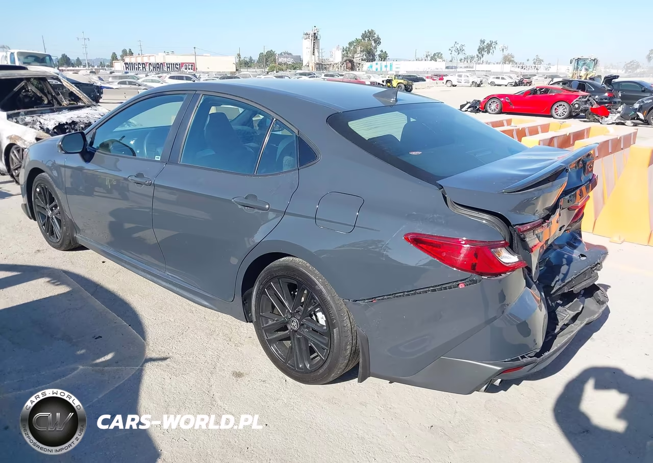 2026 Toyota Camry Se VIN:4T1DAACKXTU670410 - 3