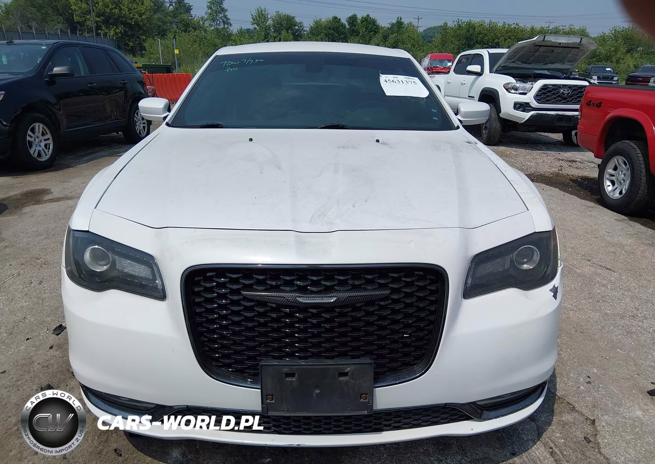 2015 Chrysler 300 S VIN:2C3CCABG5FH829482 - 13