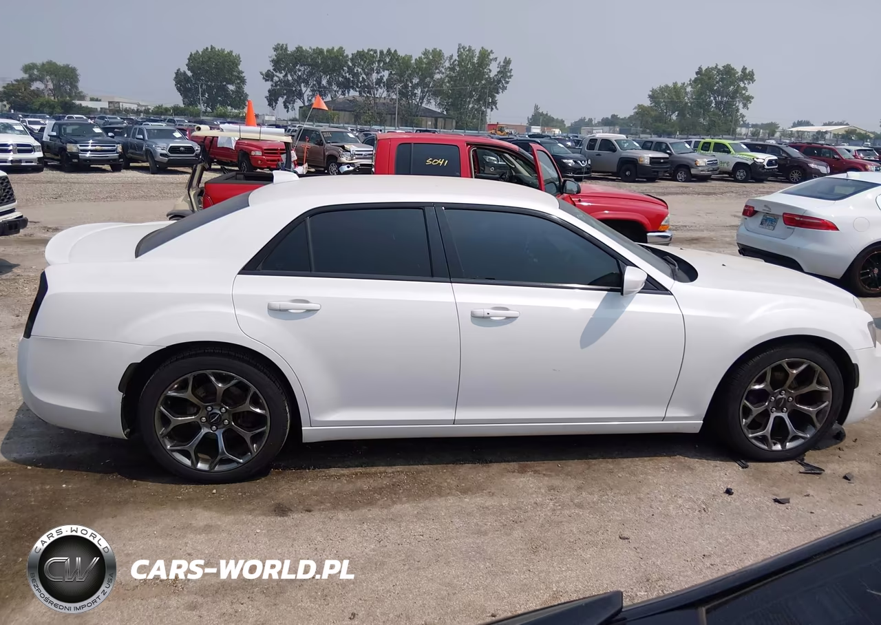 2015 Chrysler 300 S VIN:2C3CCABG5FH829482 - 14
