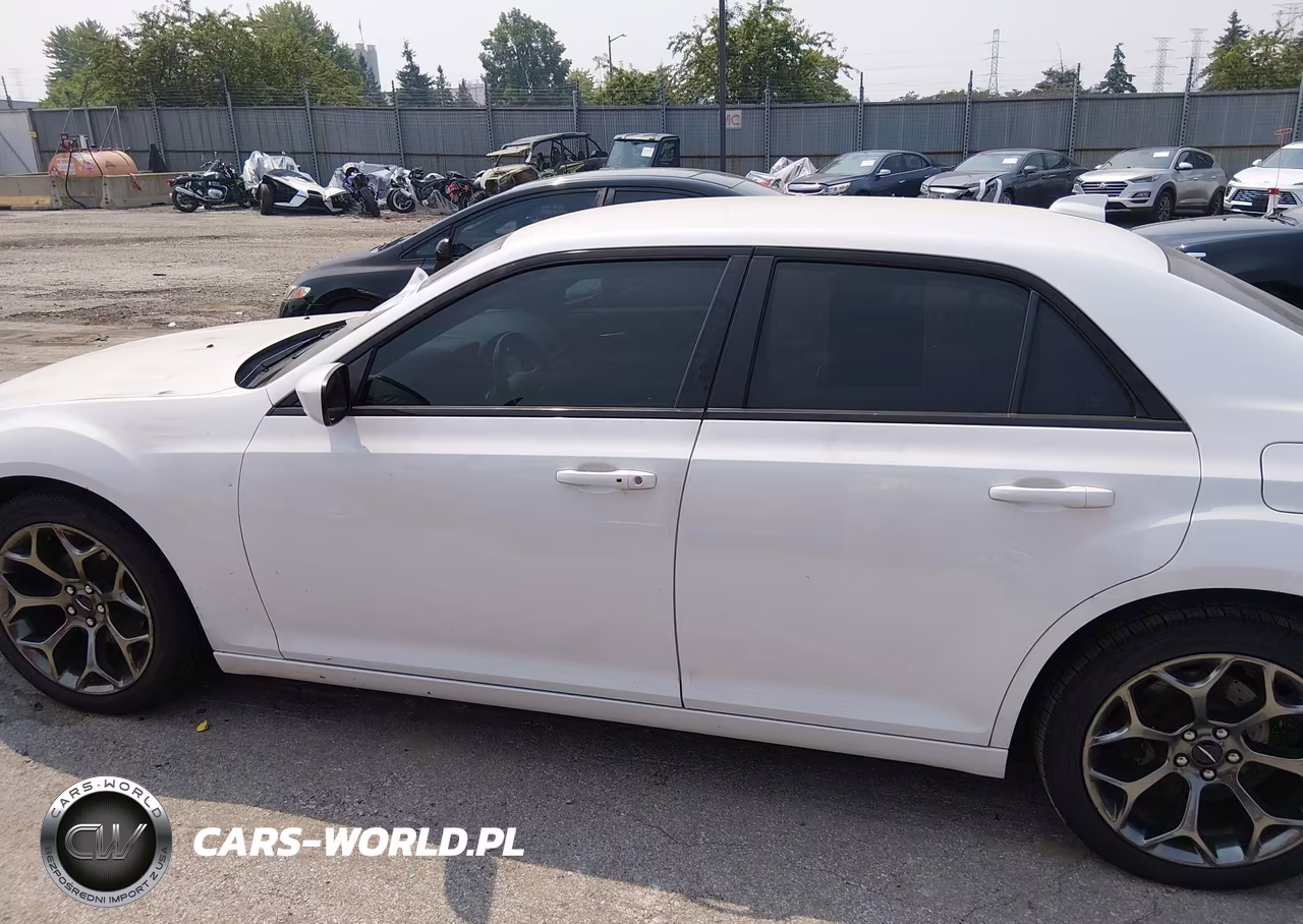 2015 Chrysler 300 S VIN:2C3CCABG5FH829482 - 15