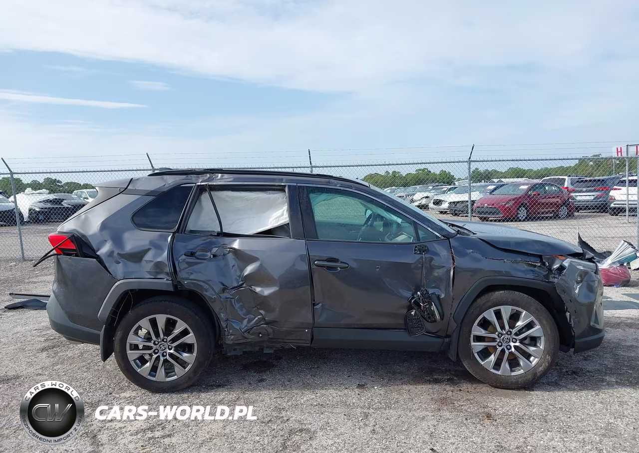 2021 Toyota Rav4 Xle Premium VIN:2T3C1RFV5MC172206 - 13