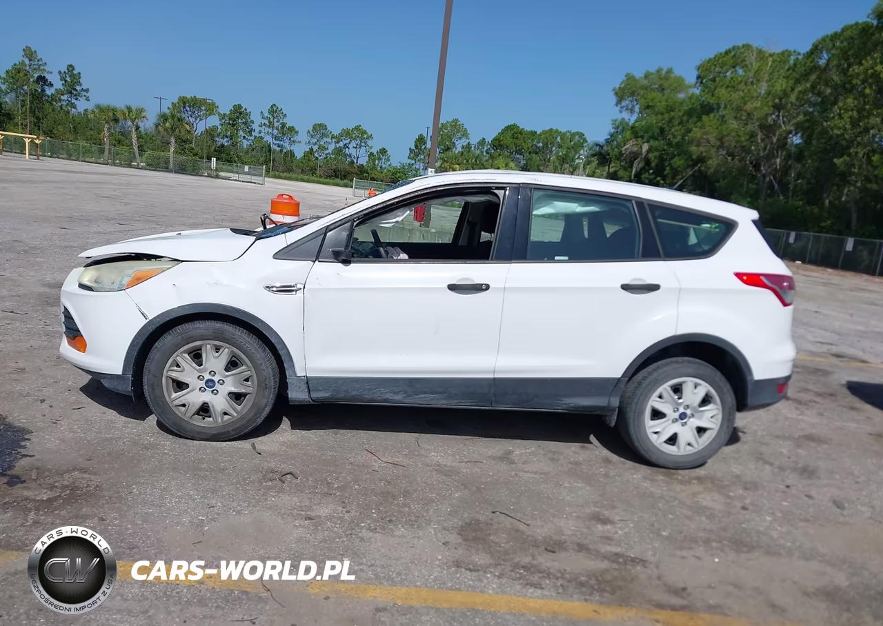 2015 Ford Escape S VIN:1FMCU0F7XFUB65427 - 14