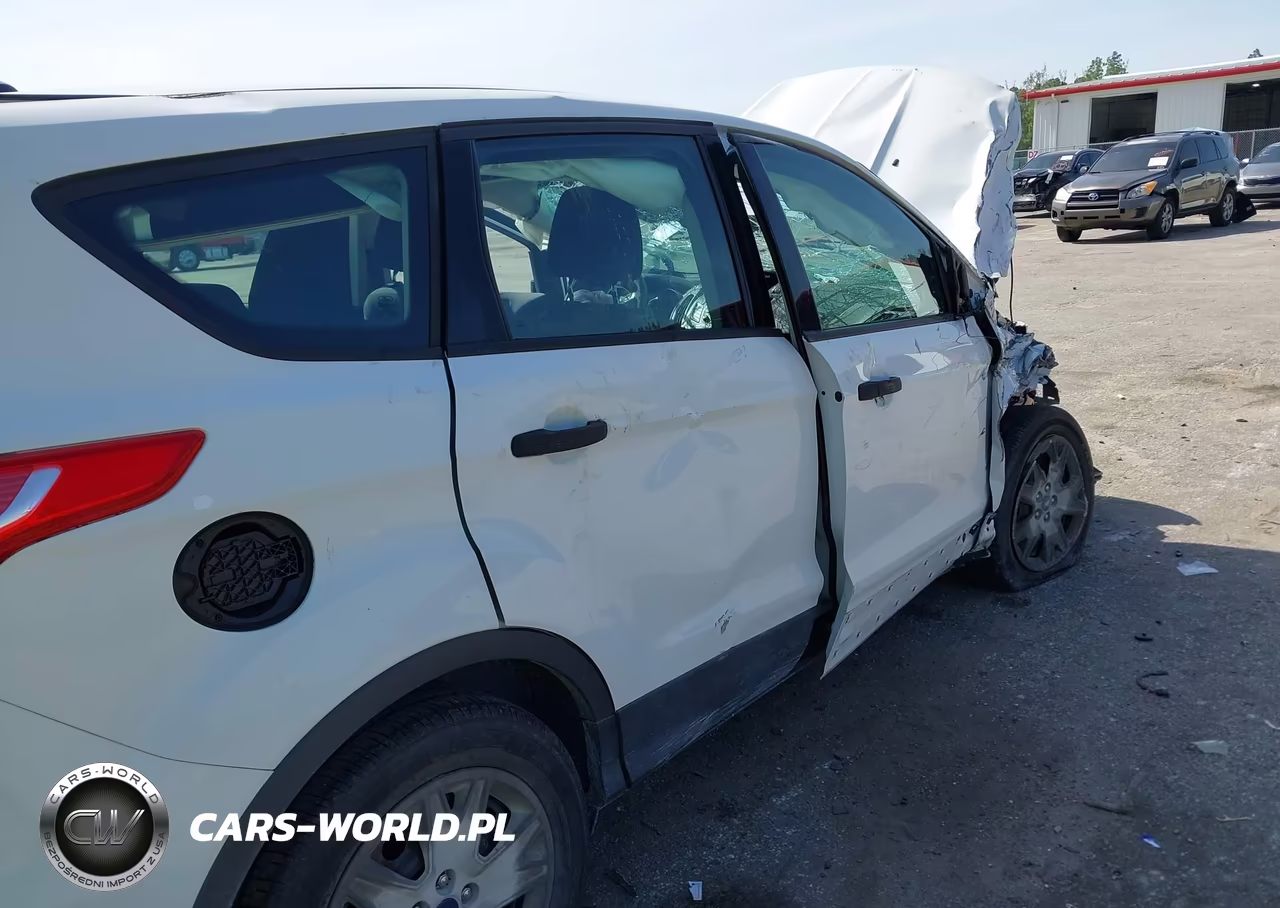 2015 Ford Escape S VIN:1FMCU0F7XFUB65427 - 6