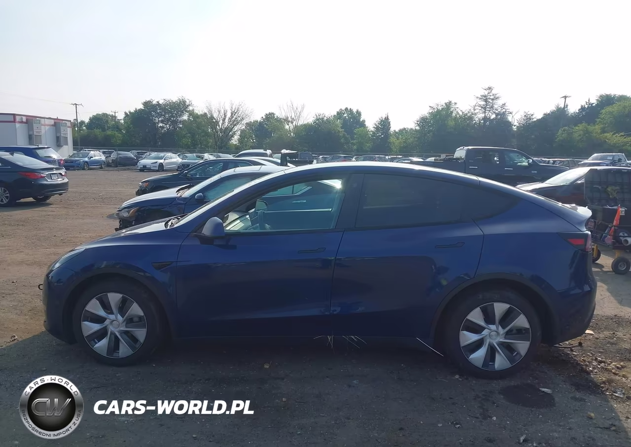 2022 Tesla Model Y Long Range Dual Motor All-Wheel Drive VIN:7SAYGDEE6NF372867 - 13