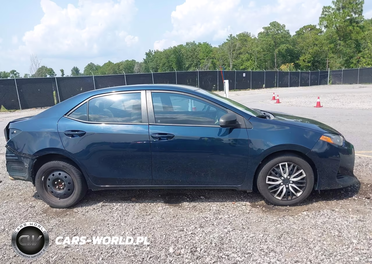 2017 Toyota Corolla Le VIN:2T1BURHE5HC863783 - 13