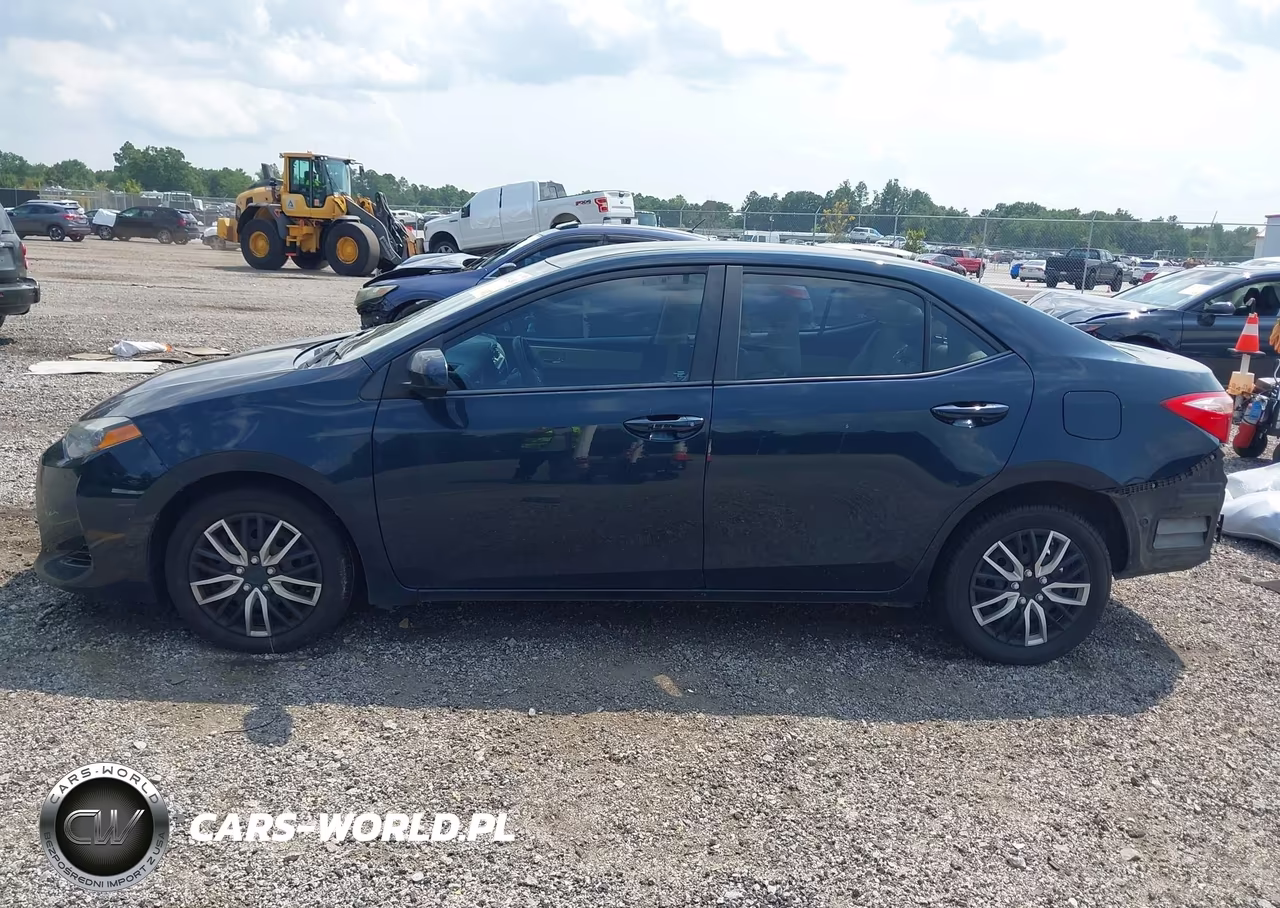 2017 Toyota Corolla Le VIN:2T1BURHE5HC863783 - 14