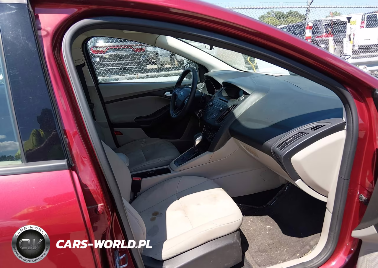 2017 Ford Focus Se VIN:1FADP3FE9HL251598 - 5