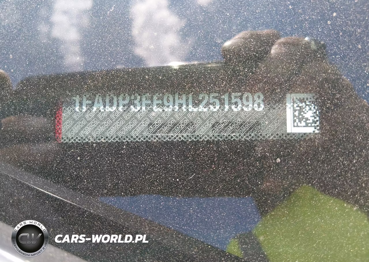 2017 Ford Focus Se VIN:1FADP3FE9HL251598 - 9