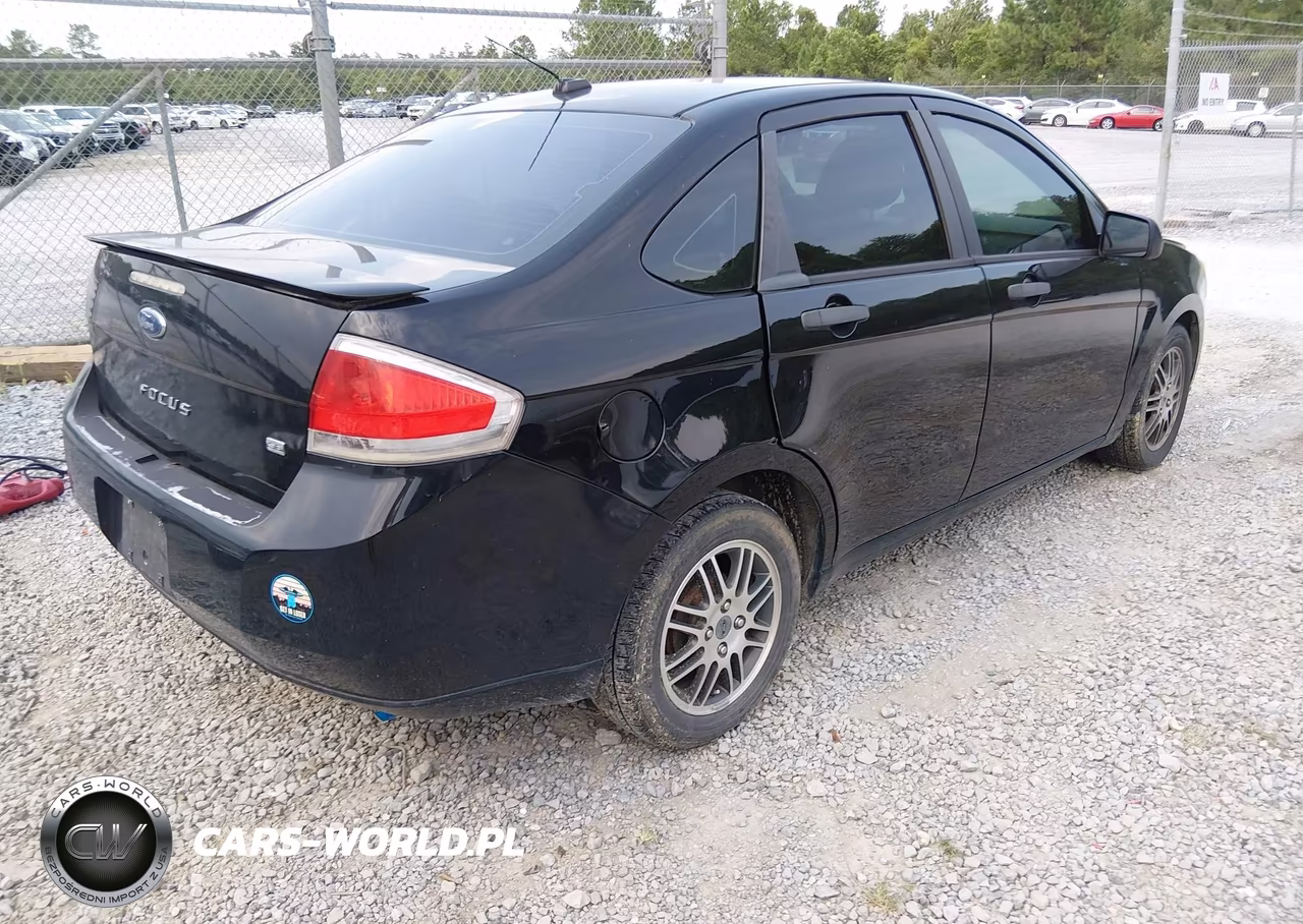 2011 Ford Focus Se VIN:1FAHP3FN5BW178818 - 4