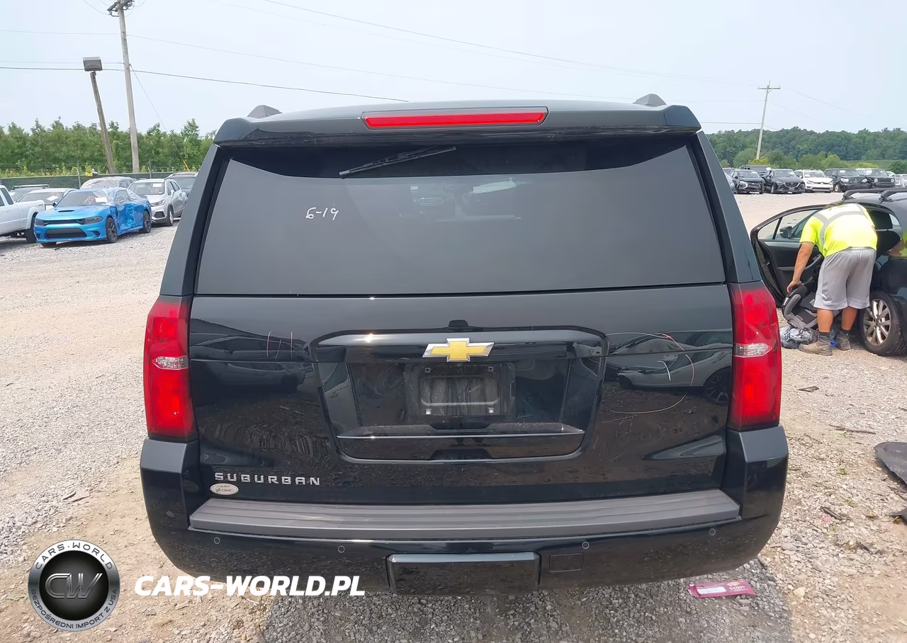 2019 Chevrolet Suburban Lt VIN:1GNSKHKC9KR242218 - 16